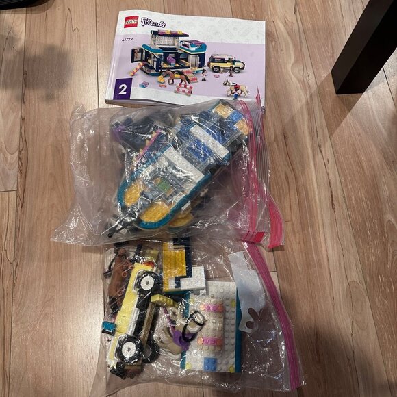 LEGO FRIENDS Horse Show Trailer 41722 Retired Set with Manual *Missing Pieces* - Picture 11 of 11